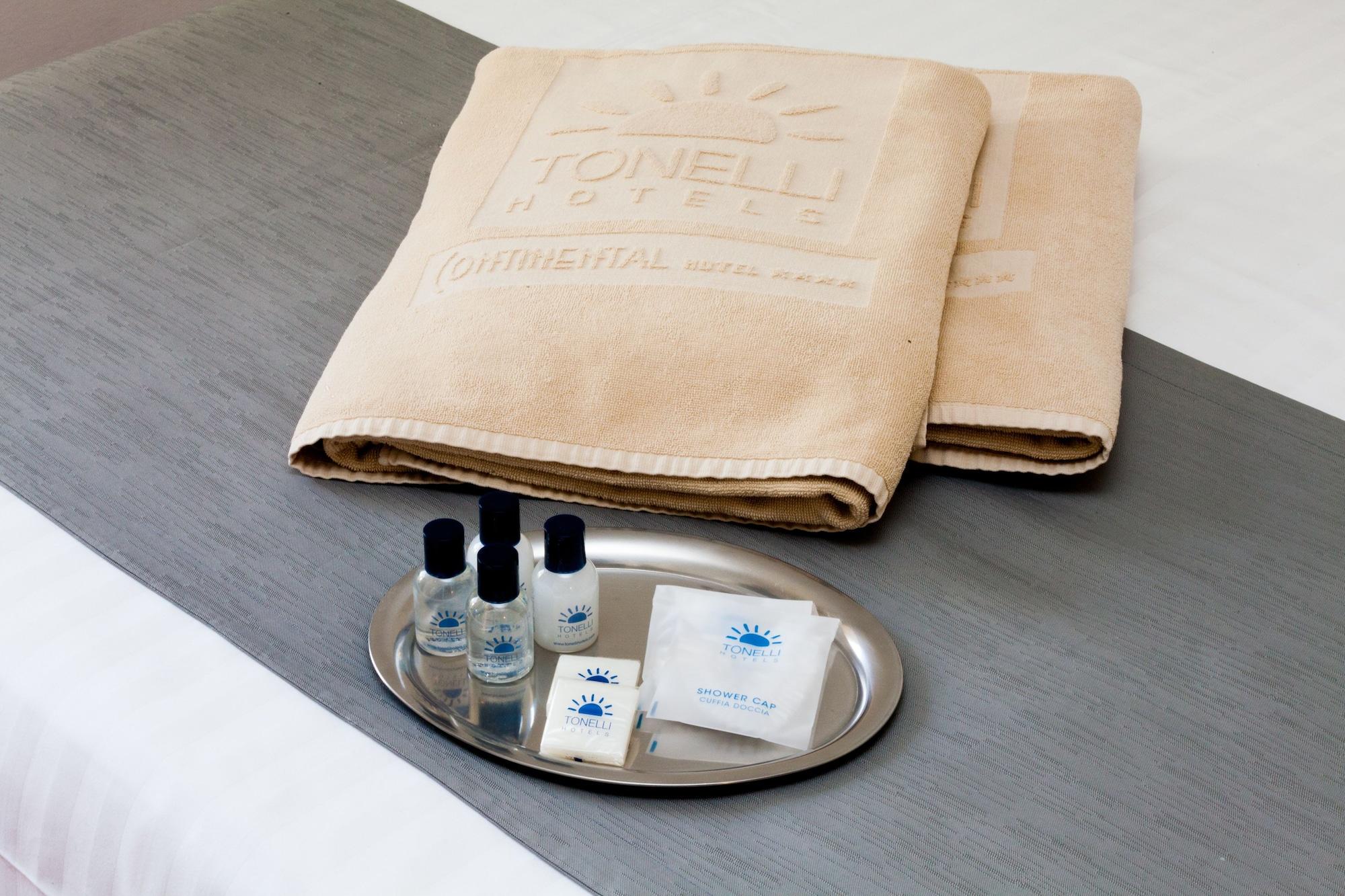 Hotel Continental - TonelliHotels Torbole Sul Garda Esterno foto
