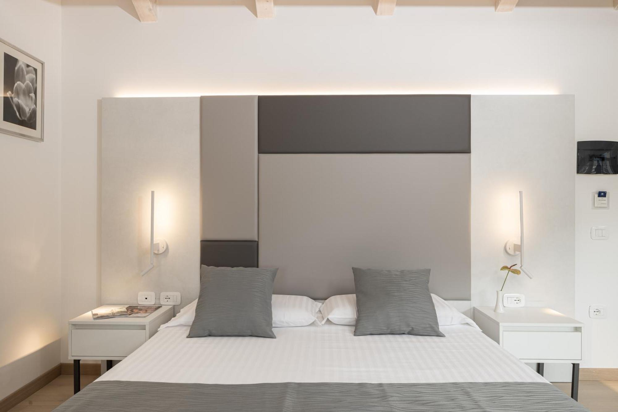 Hotel Continental - TonelliHotels Torbole Sul Garda Camera foto