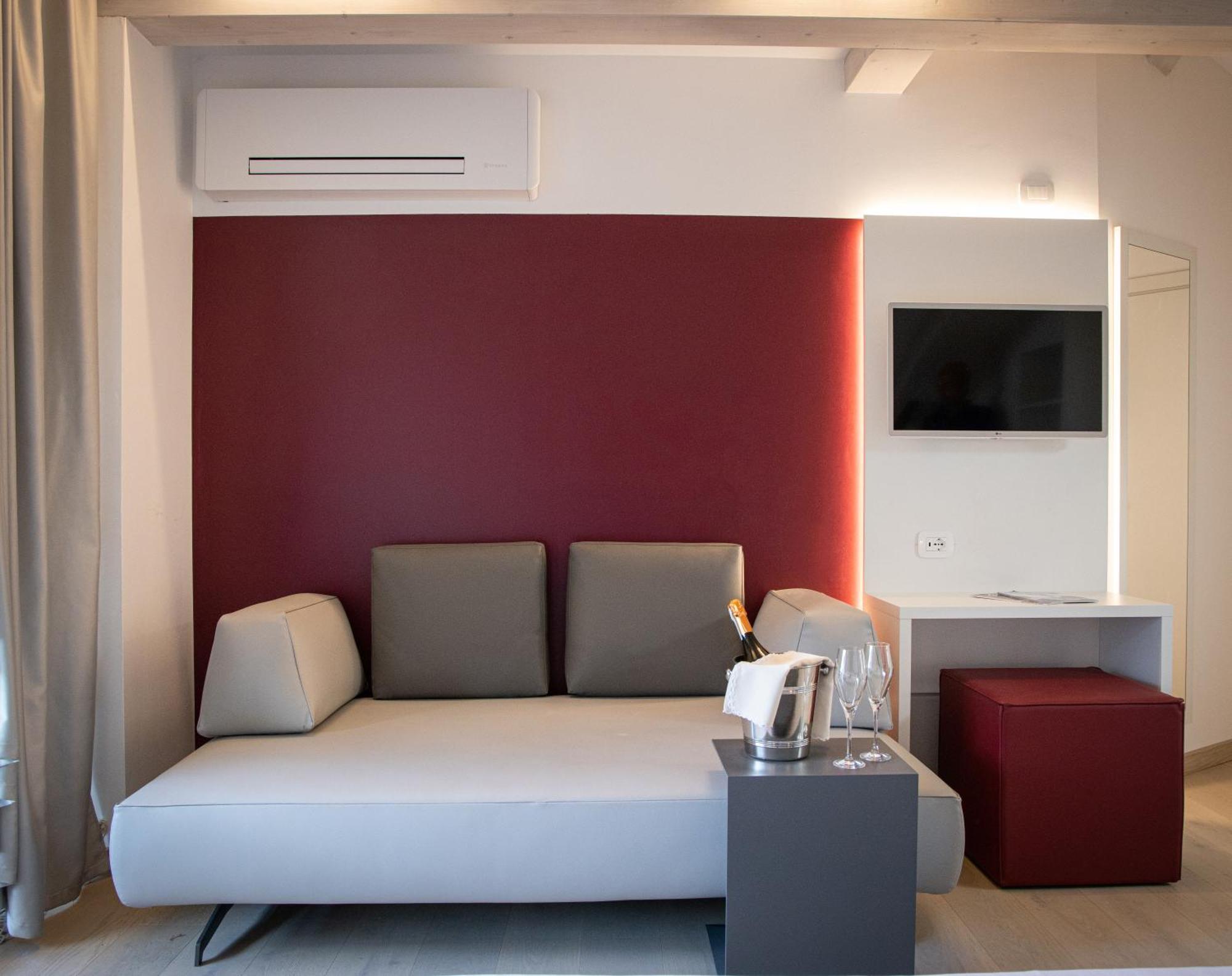 Hotel Continental - TonelliHotels Torbole Sul Garda Camera foto