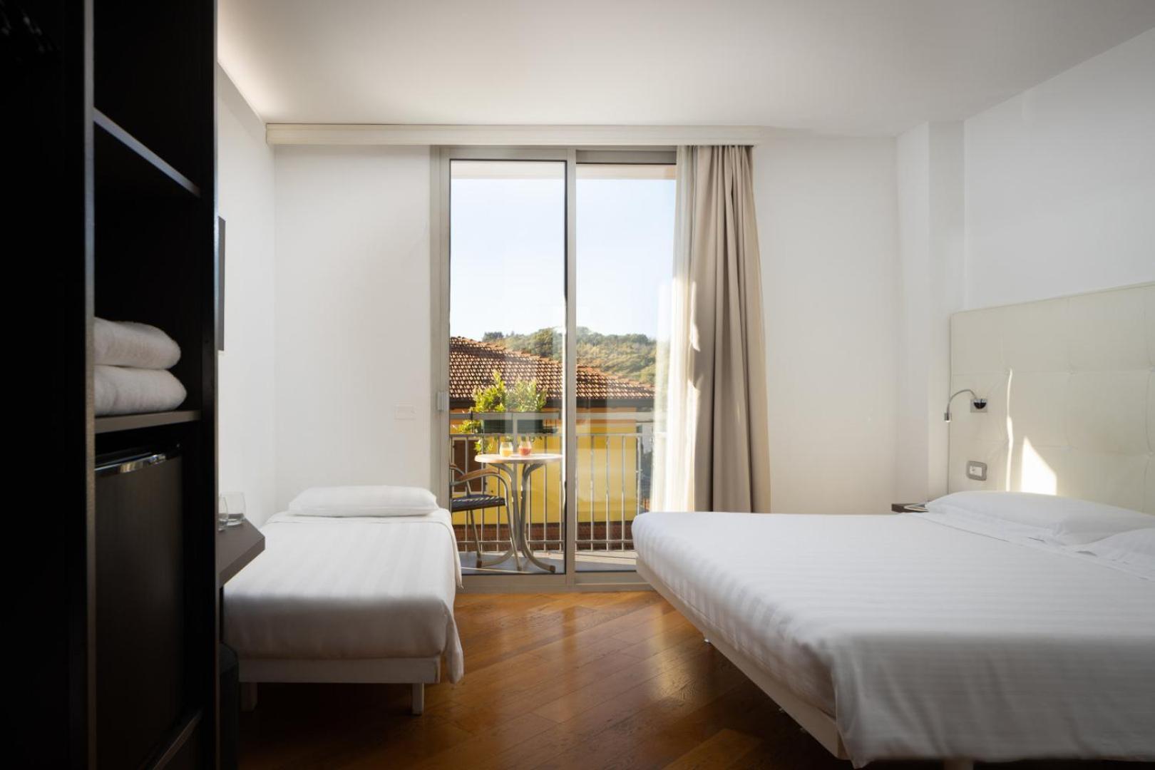 Hotel Continental - TonelliHotels Torbole Sul Garda Esterno foto