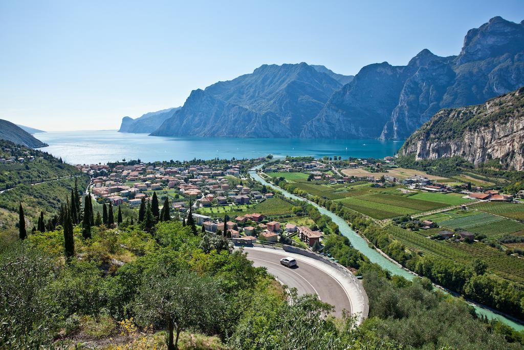 Hotel Continental - TonelliHotels Torbole Sul Garda Esterno foto