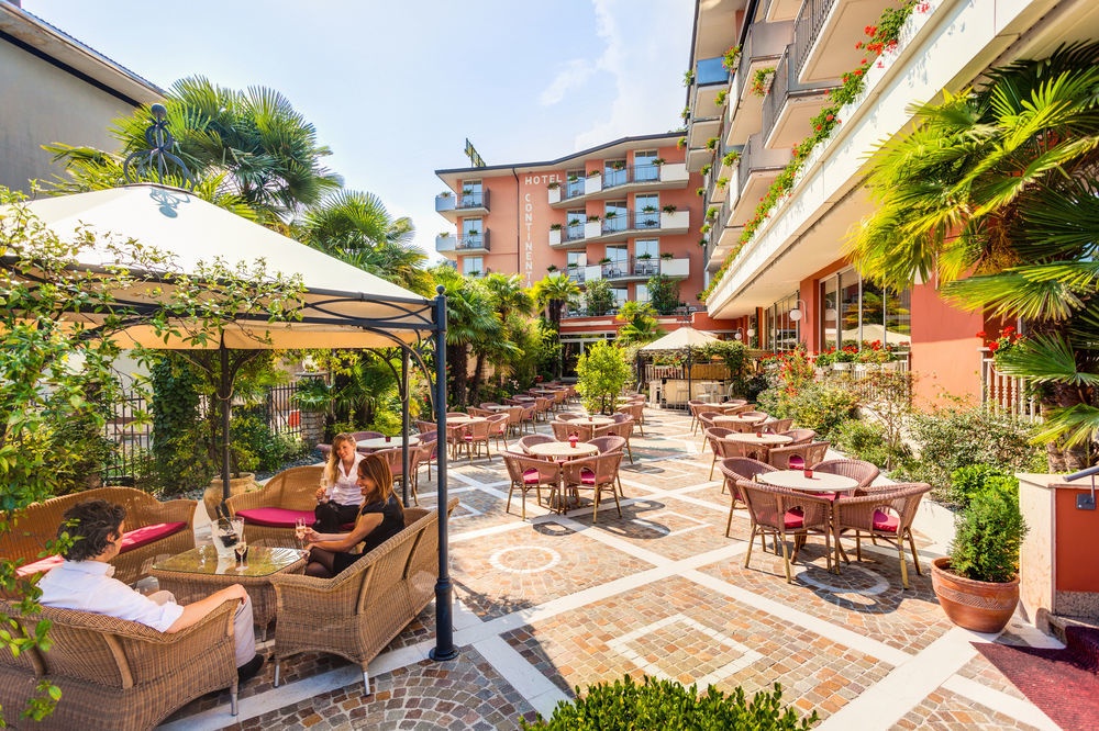 Hotel Continental - TonelliHotels Torbole Sul Garda Esterno foto